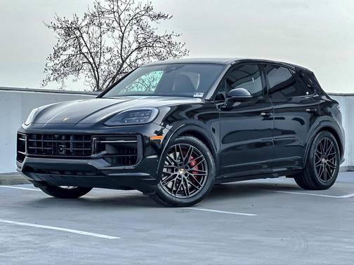 2026 Porsche Cayenne GTS