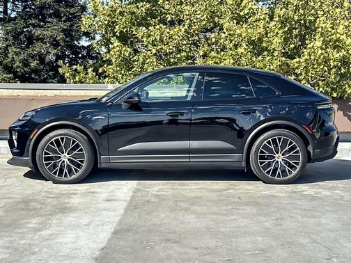 2025 Porsche Macan Electric
