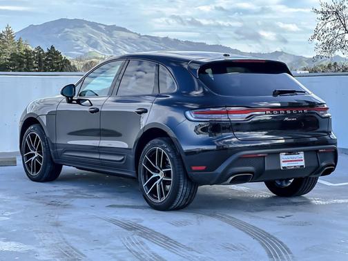 2025 Porsche Macan 