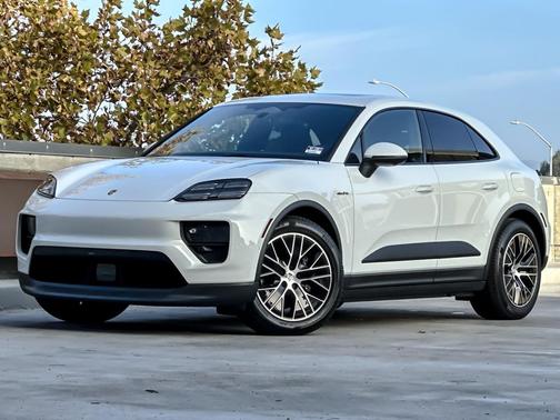 2025 Porsche Macan 4