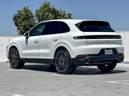 WHITE 2026 Porsche Cayenne Cayenne