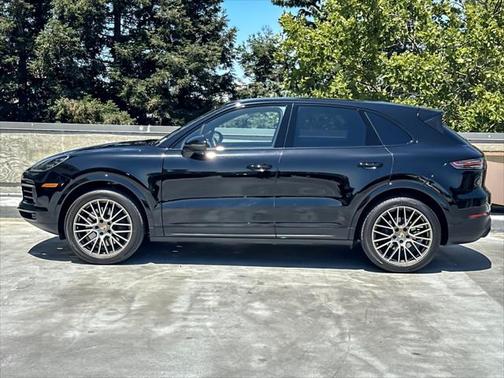2022 Porsche Cayenne Platinum Edition