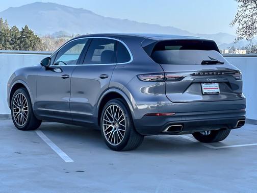 2022 Porsche Cayenne Cayenne