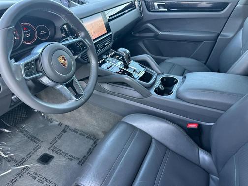 2022 Porsche Cayenne Cayenne
