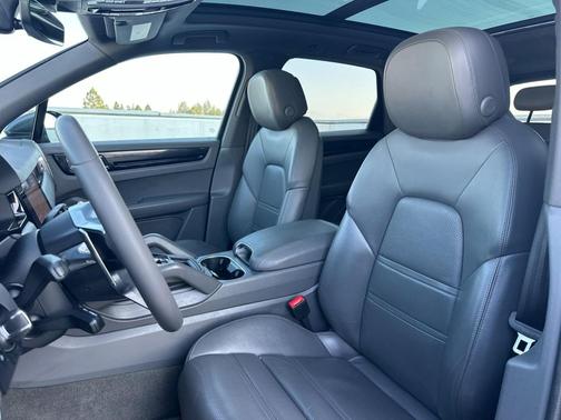 2022 Porsche Cayenne Cayenne