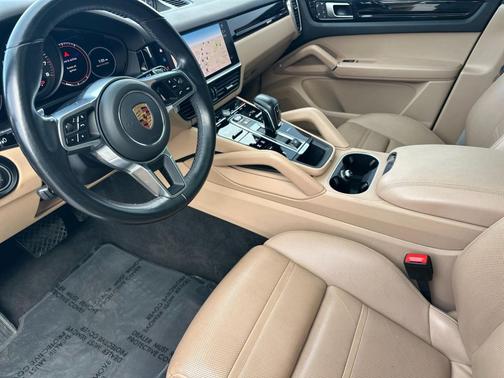 2023 Porsche Cayenne Platinum Edition