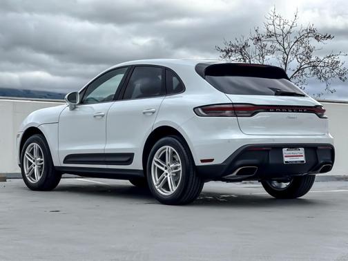 2026 Porsche Macan 