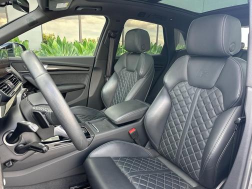 Chronos Gray Metallic 2023 Audi SQ5 3.0T Prestige