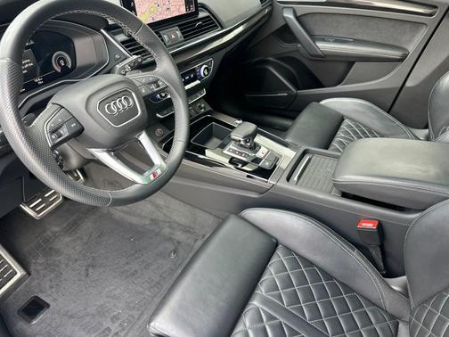 Chronos Gray Metallic 2023 Audi SQ5 3.0T Prestige