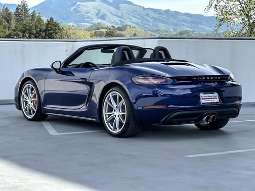2025 Porsche 718 Boxster S