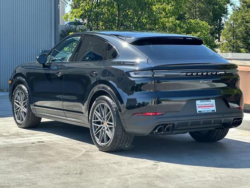2025 Porsche Cayenne Coupe