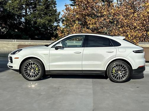 2022 Porsche Cayenne Cayenne E-Hybrid