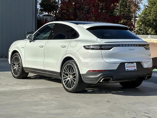 2022 Porsche Cayenne Cayenne E-Hybrid
