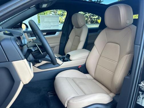 2025 Porsche Cayenne Coupe