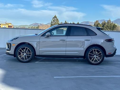 2026 Porsche Macan 