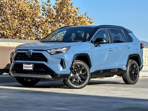 2022 Toyota RAV4 Hybrid SE