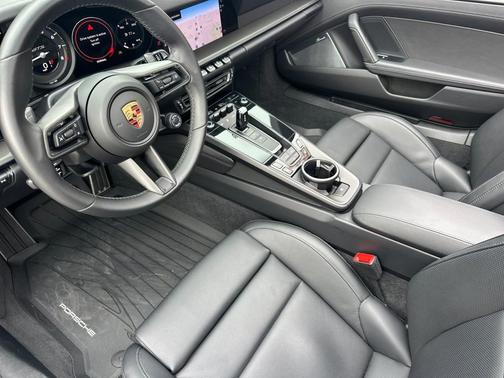 2024 Porsche 911 Carrera 4 GTS