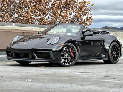2024 Porsche 911 Carrera 4 GTS