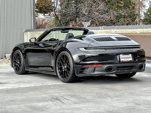 2024 Porsche 911 Carrera 4 GTS