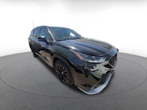 2025 Toyota Highlander XSE