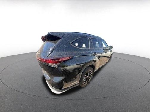 Black 2025 Toyota Highlander XSE