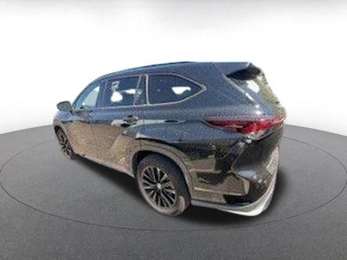 2025 Toyota Highlander XSE