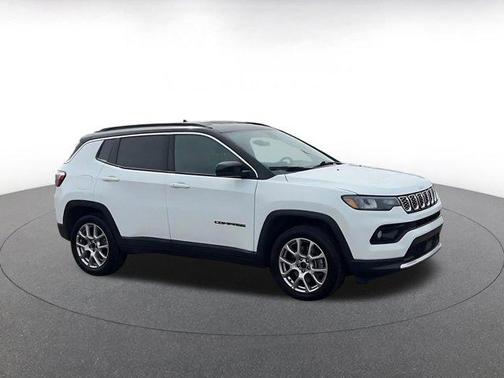 Bright White Clearcoat 2025 Jeep Compass Limited