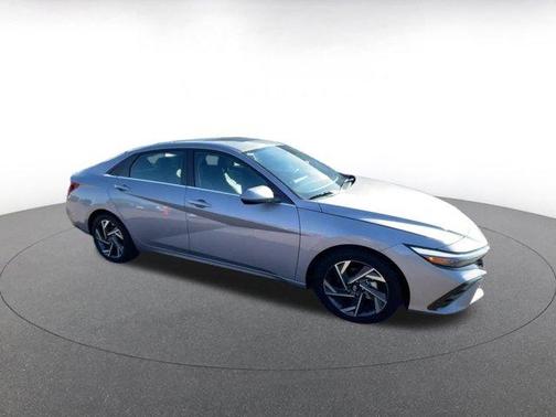 2025 Hyundai ELANTRA HEV Limited