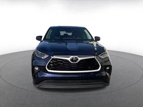 2025 Toyota Highlander LE