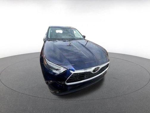 2025 Toyota Highlander LE