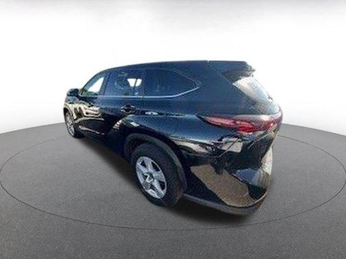 2025 Toyota Highlander LE