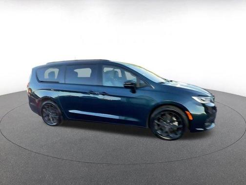 Fathom Blue Pearlcoat 2025 Chrysler Pacifica Limited
