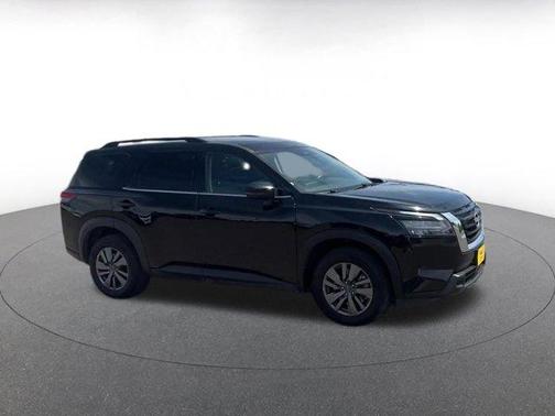 Super Black 2025 Nissan Pathfinder SV