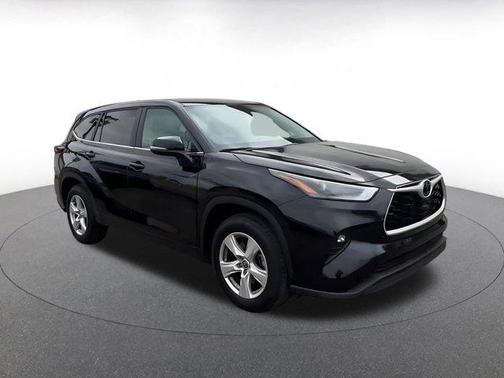 Black 2025 Toyota Highlander LE
