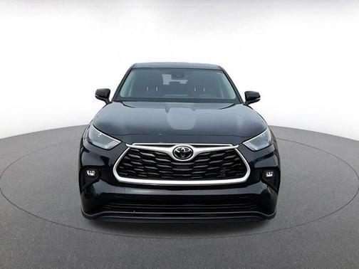 2025 Toyota Highlander LE