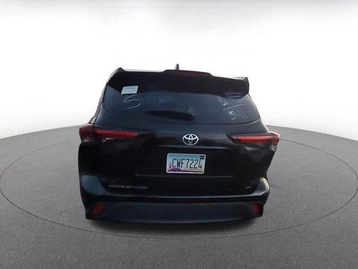 2025 Toyota Highlander LE