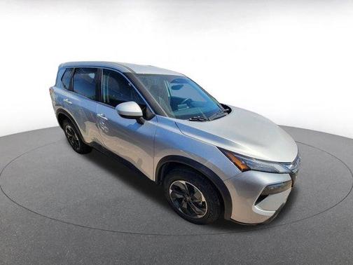 Brilliant Silver Metallic 2025 Nissan Rogue SV