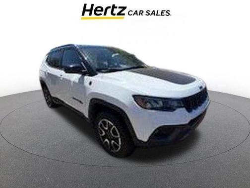 Bright White Clearcoat 2025 Jeep Compass Trailhawk