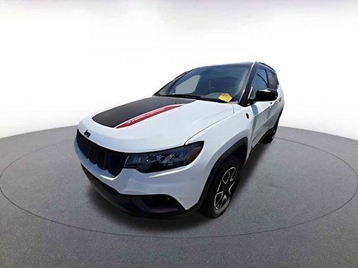 Bright White Clearcoat 2025 Jeep Compass Trailhawk