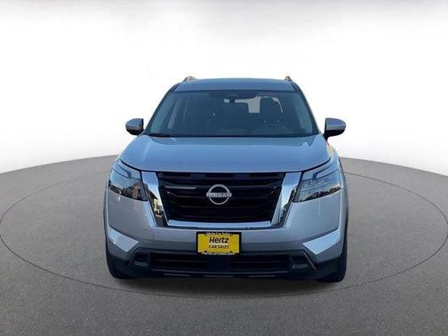 Brilliant Silver Metallic 2025 Nissan Pathfinder SV