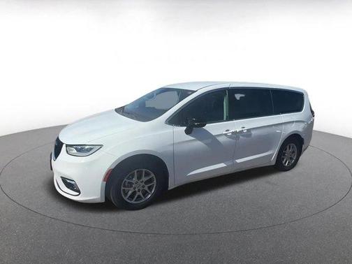 2024 Chrysler Pacifica Touring-L
