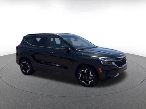 Fusion Orange 2025 Kia Seltos S