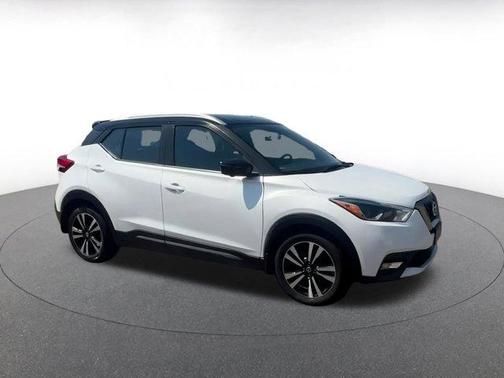2020 Nissan Kicks SR