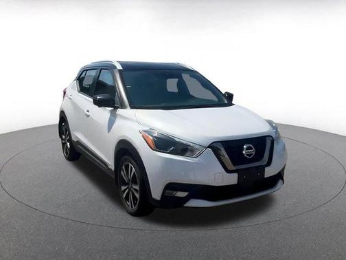 2020 Nissan Kicks SR