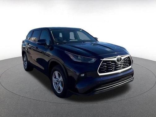 2025 Toyota Highlander LE