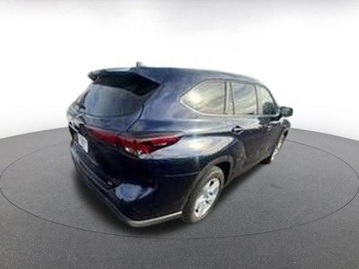 2025 Toyota Highlander LE