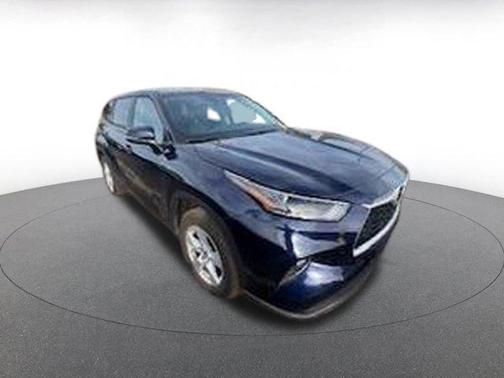 2025 Toyota Highlander LE