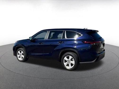 2025 Toyota Highlander LE