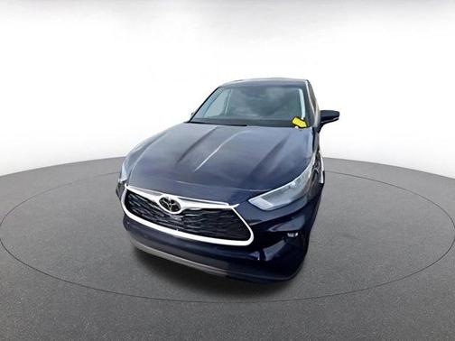 2025 Toyota Highlander LE