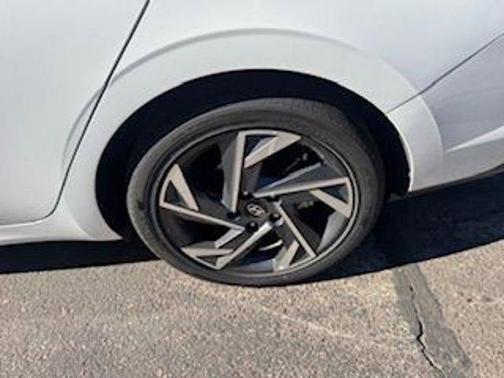 2025 Hyundai ELANTRA HEV Limited